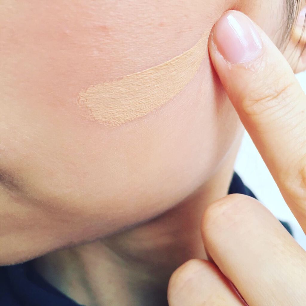 NATURAL GLOW FOUNDATION（ナチュラルグロウファンデーション）/iLLO/リキッドファンデーションを使ったクチコミ（2枚目）