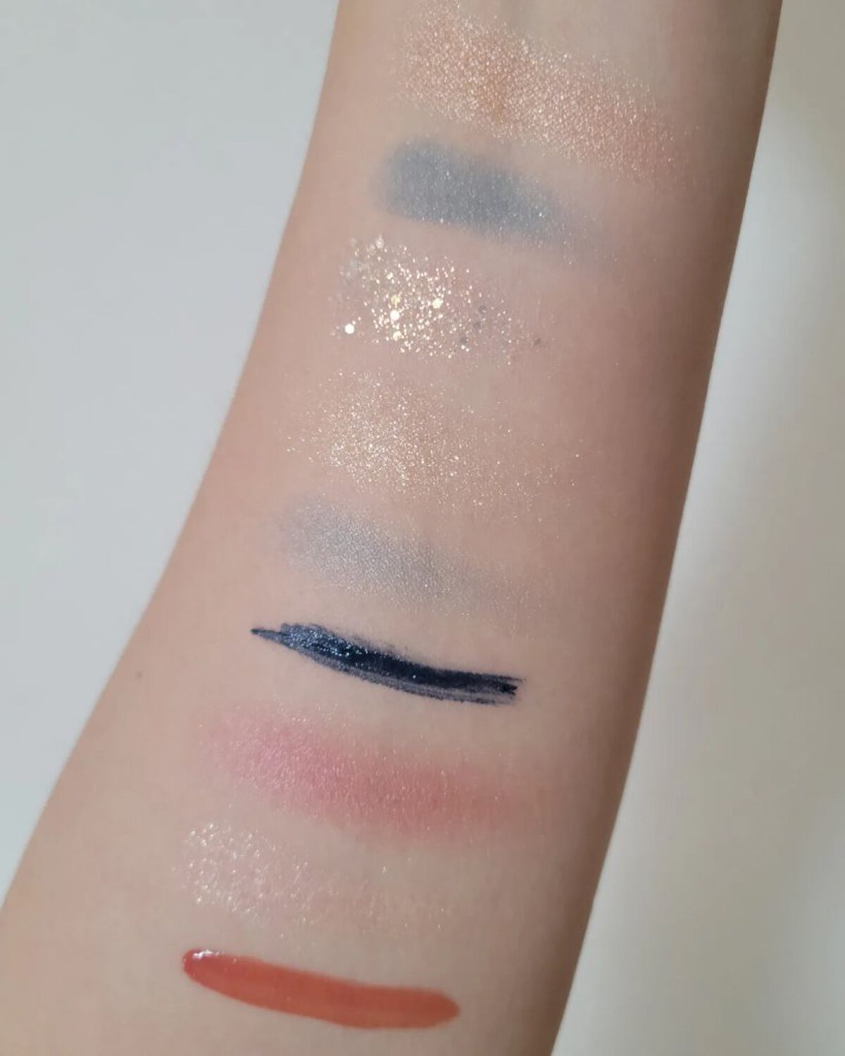 グロウエアリーフィットアイズ MU-1 グリーン系× ピンク系マルチカラー/AINOKI/アイシャドウパレットを使ったクチコミ（3枚目）