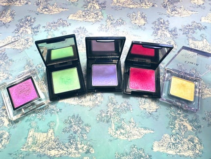 マルチカラーバリエーション トゥインクル/チャコット・コスメティクス/単色アイシャドウを使ったクチコミ(4枚目)