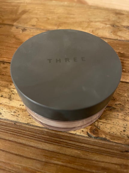 アドバンスドエシリアルスムースオペレーター ルースパウダー/THREE/ルースパウダーを使ったクチコミ(1枚目)