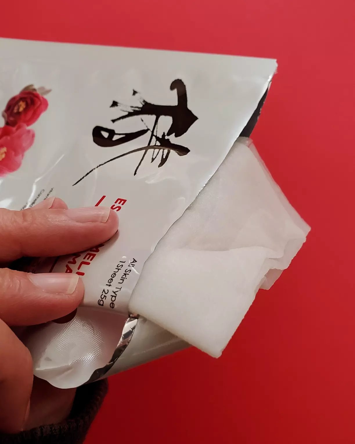 椿うるうるエッセンスマスク/MITOMO/シートマスク・パックを使ったクチコミ（3枚目）