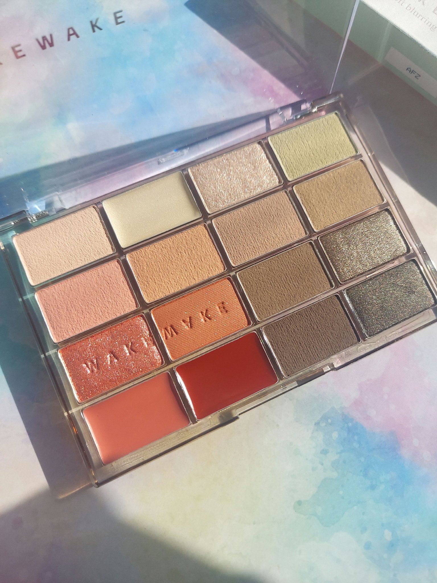 ソフトブラーリングアイパレット/wakemake/アイシャドウパレットを使ったクチコミ（1枚目）