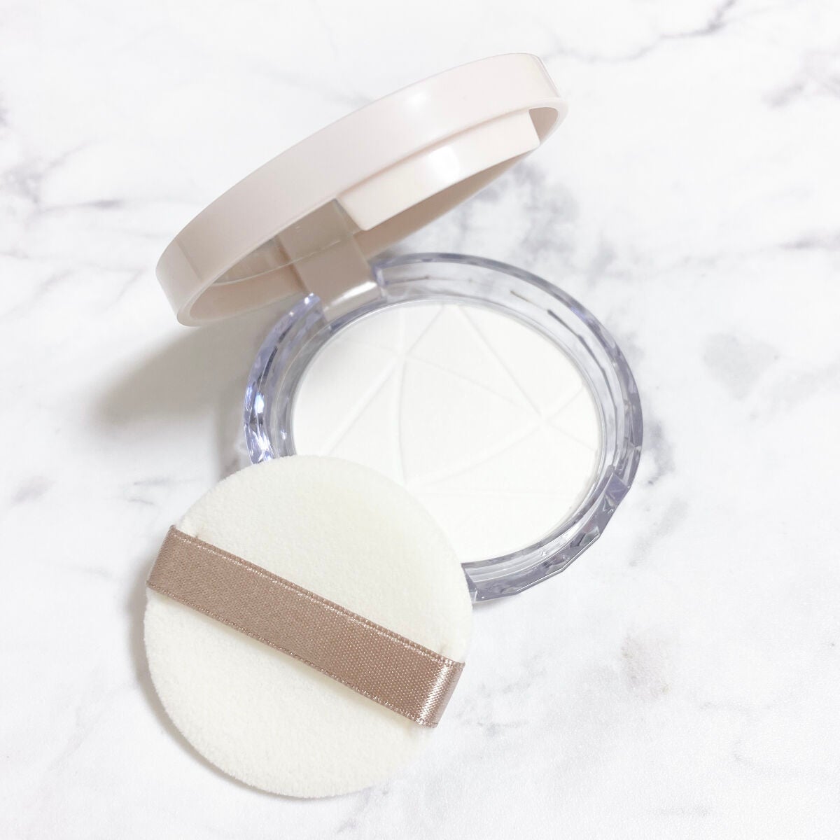 毛穴レスパウダー/CEZANNE/プレストパウダーを使ったクチコミ(2枚目)