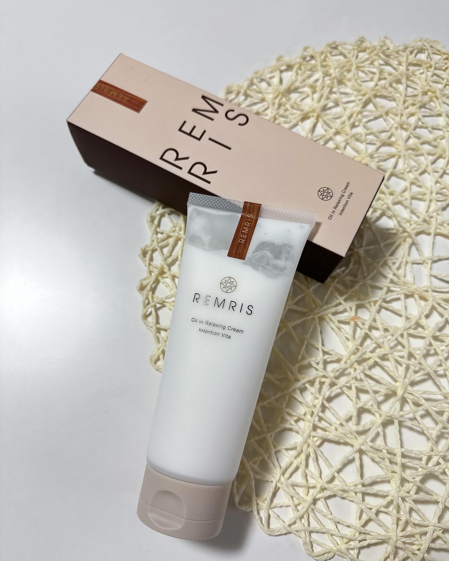 オイルinリラクシングクリーム Intention Vita（インテンションヴィータ）/REMRIS/ボディクリームを使ったクチコミ（2枚目）