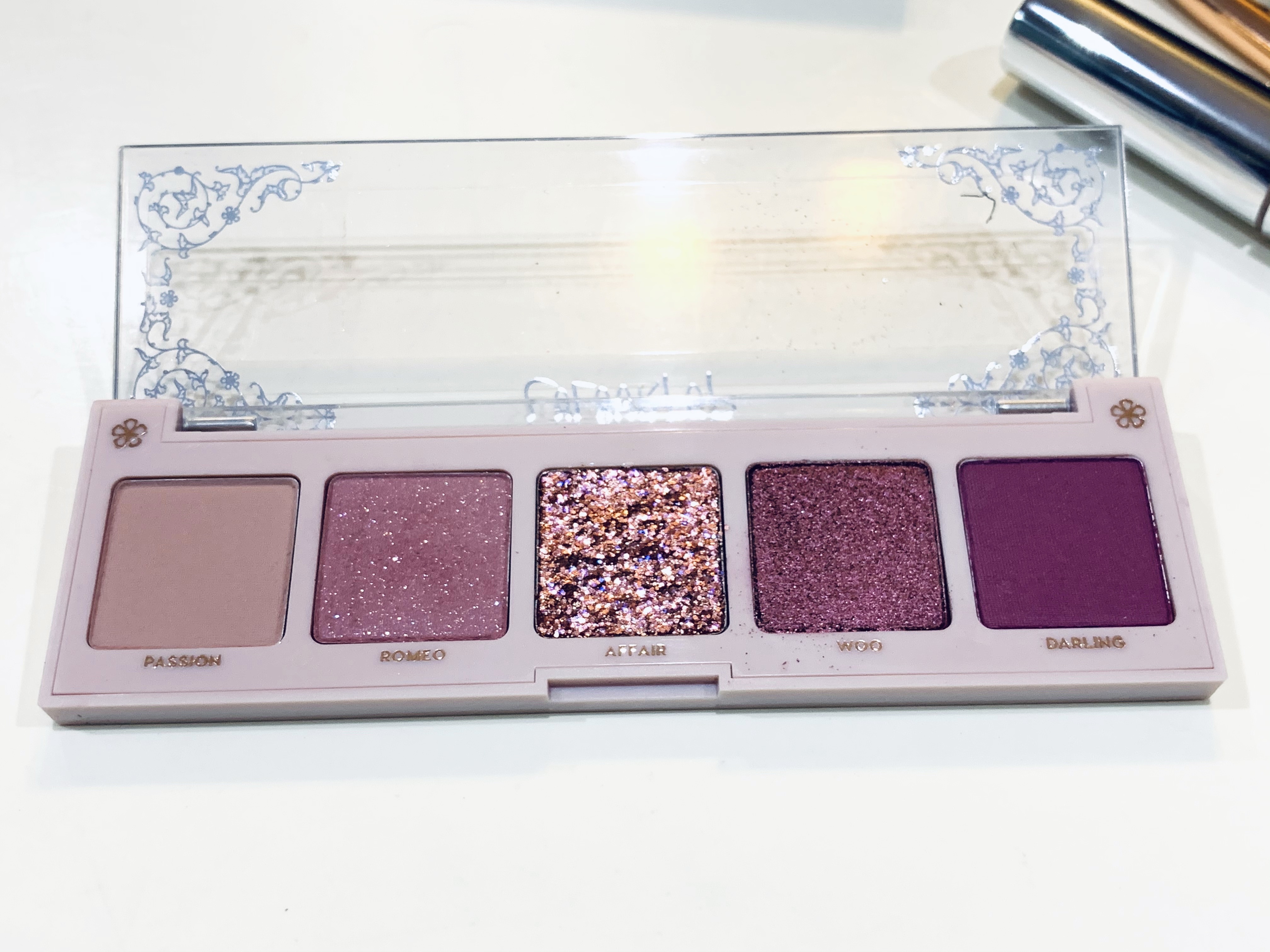  AMOR アイシャドウ パレット/ColourPop/アイシャドウパレットを使ったクチコミ（1枚目）