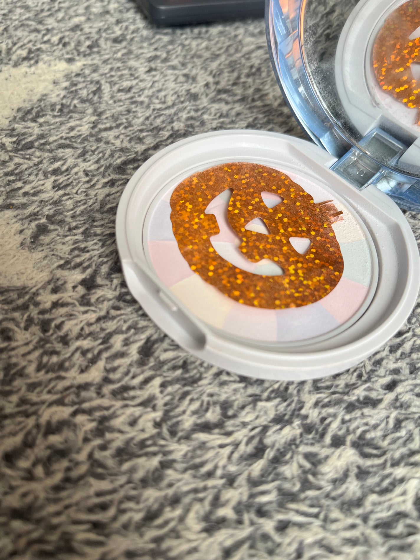 イルミネイティングフィニッシュパウダー ~Abloom~/キャンメイク/プレストパウダーを使ったクチコミ(2枚目)