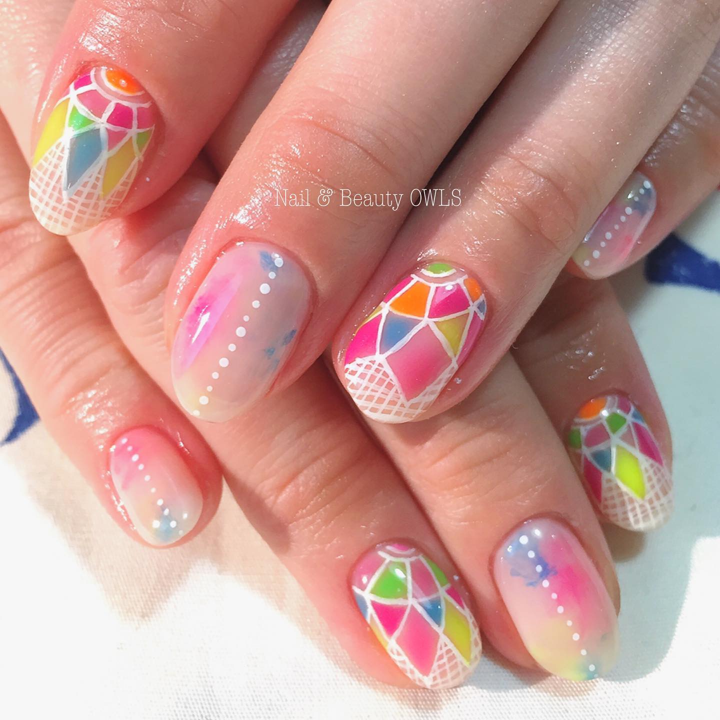 #カラフルネイル,#個性的ネイル,#個性派ネイル,#シンプルネイル,#ネオンネイル,#ジオメトリックネイルのネイルデザイン