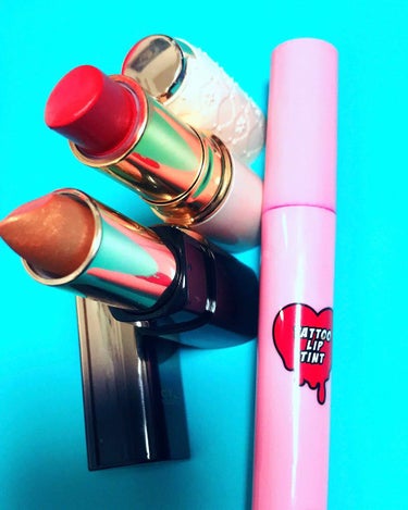 
いつも出かける時のリップメイク💄

1. 3CE TATOO LIP TINT 
    これは本当に重宝してます・・・・
    かなり少しの量で大丈夫なので、しっかりフチで余分な量を落としてから、