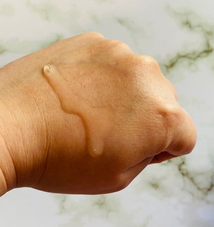 アクアレーベル ブライトニングケア ローション M(医薬部外品)のクチコミ「しっとりして気持ち良いです!
とろみがあるので肌にすっと浸透する感じがしました
寝る前にすると.....」(2枚目)