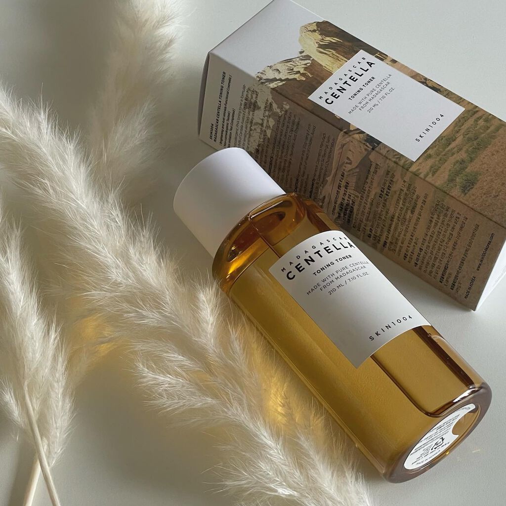 @skin1004_japan 
【SKIN1004】
マダガスカル産CICA成分配合の
マダガスカルセンテラトーニングトナー🐰🤍🤍🤍

PHA配合で肌鎮静＋ピーリング効果まであるの🤭
低刺激だから敏感肌の人でも使えるよ💞

サ