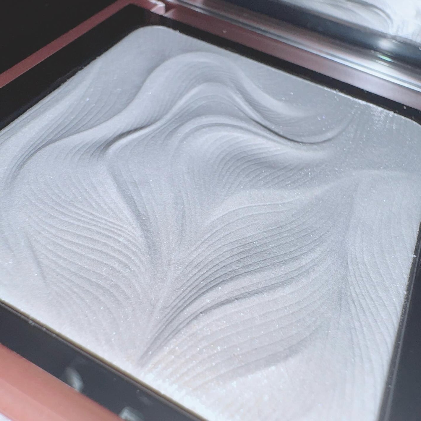 ハイライティング パウダー/BOBBI BROWN/パウダーハイライトを使ったクチコミ(3枚目)