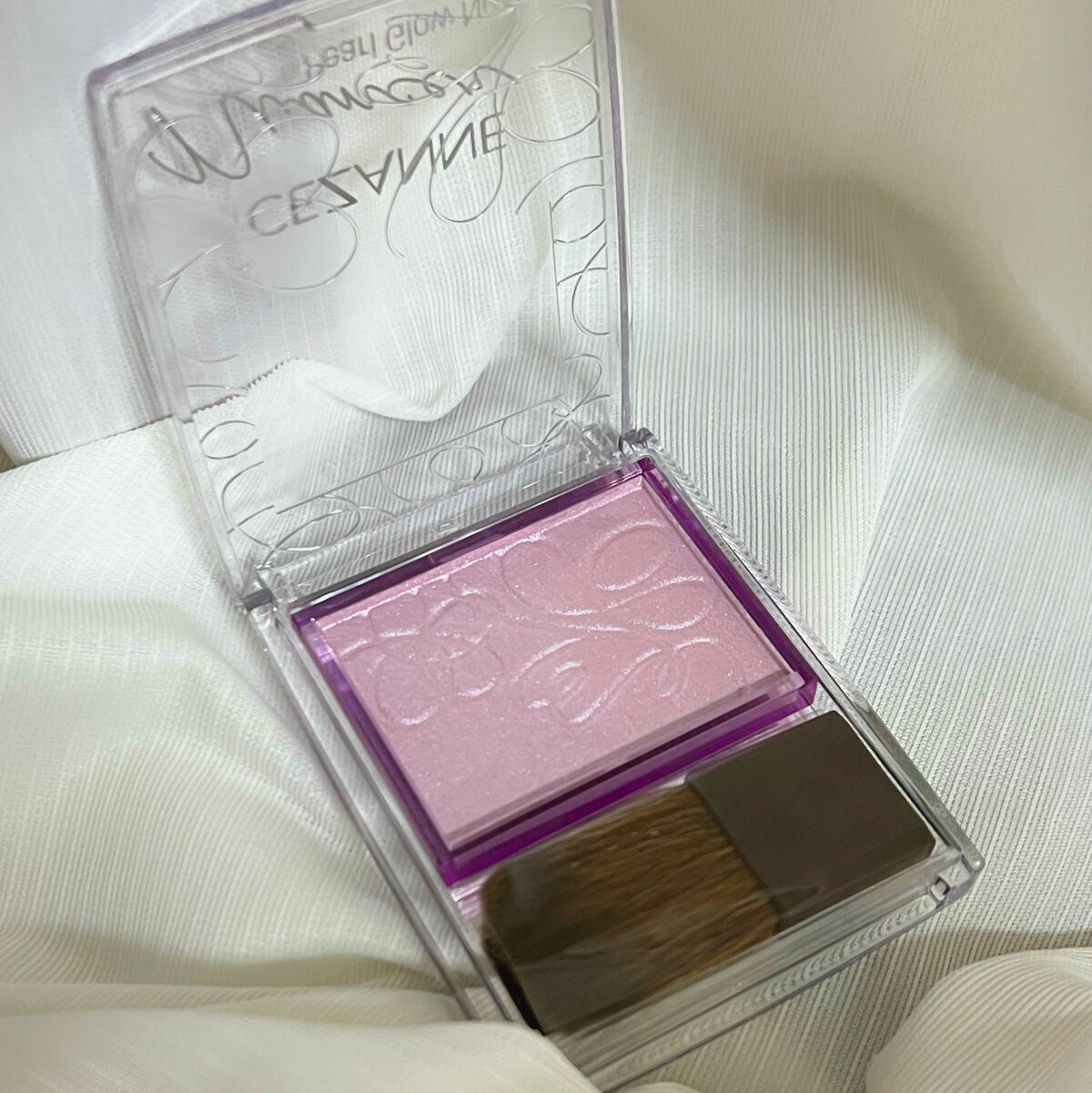 パールグロウニュアンサー/CEZANNE/パウダーハイライトを使ったクチコミ（2枚目）