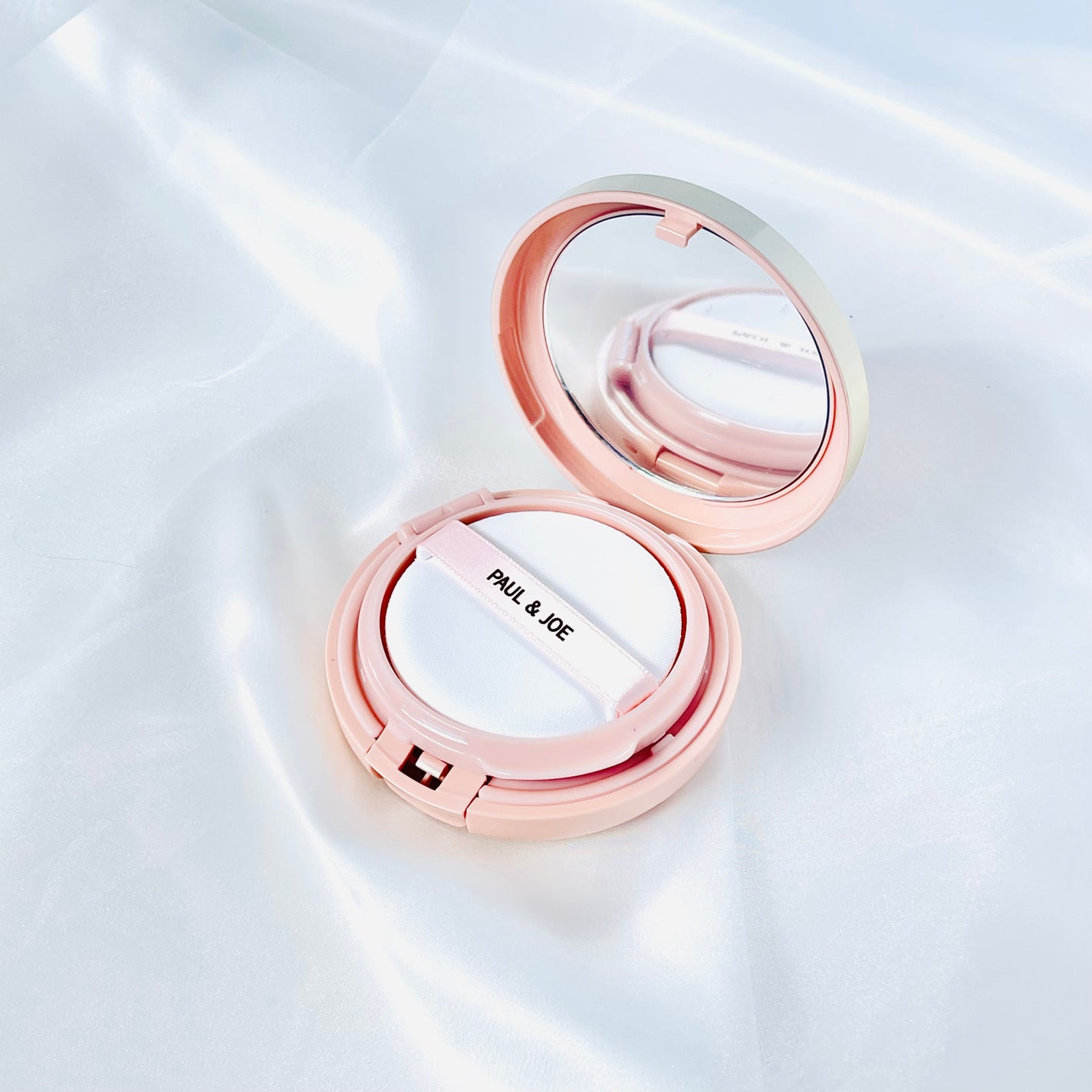 シースルー ヴェール コンパクト/PAUL & JOE BEAUTE/ファンデーションを使ったクチコミ(2枚目)