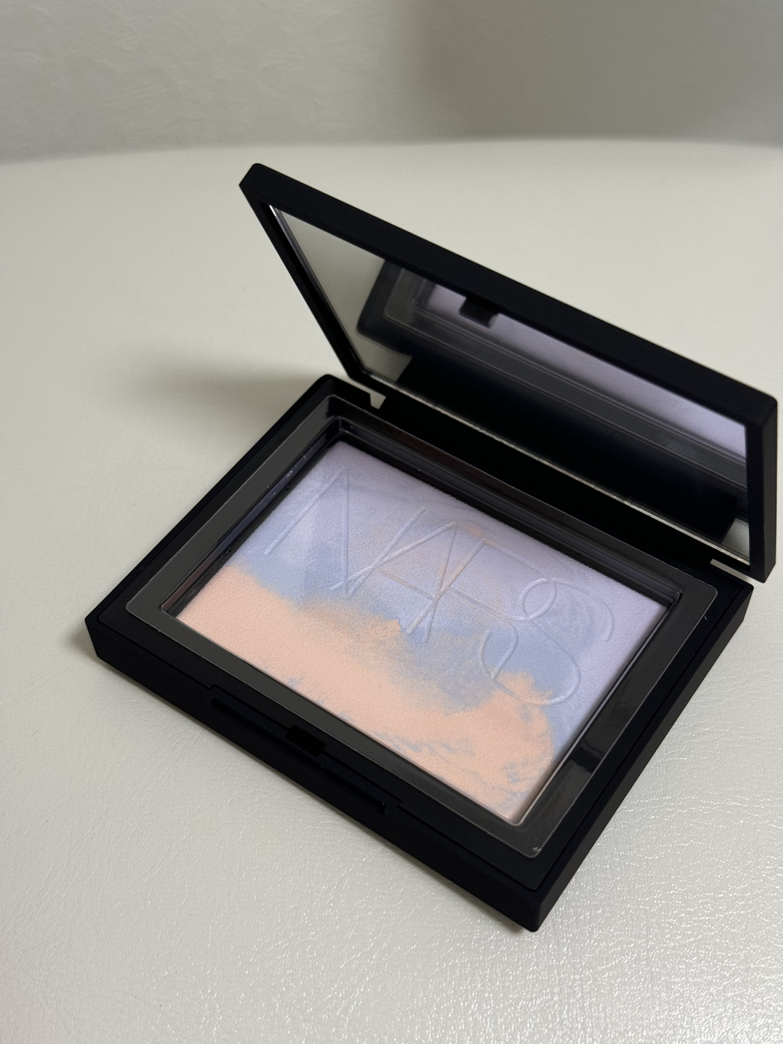 ライトリフレクティング プリズマティックパウダー/NARS/プレストパウダーを使ったクチコミ（1枚目）
