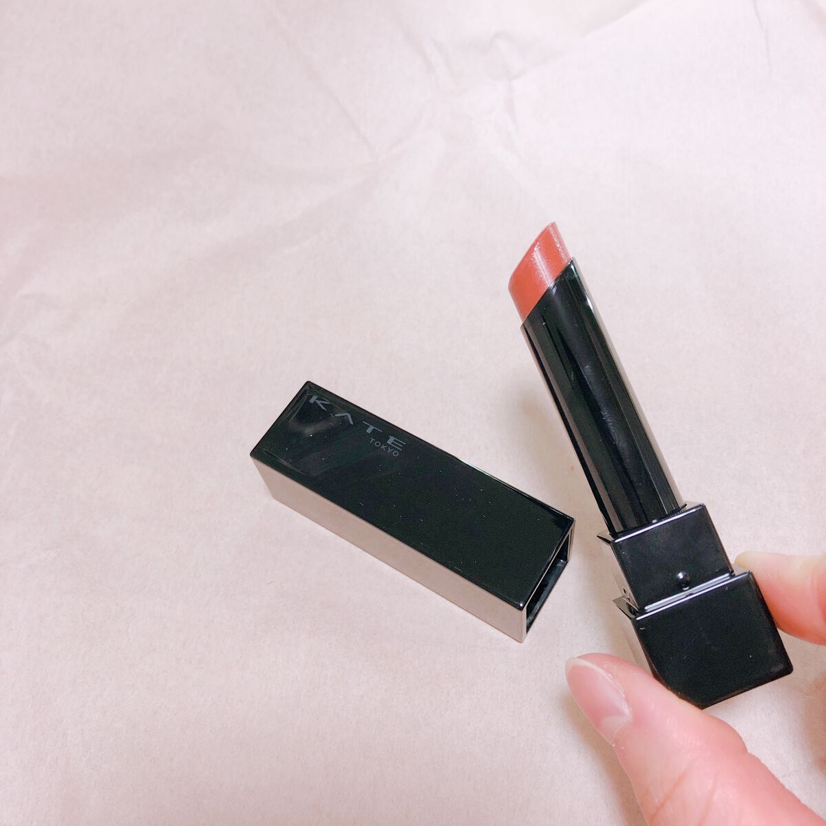 ずっと近所のドラストで品切れだった
KATEのリップモンスター、
やっと買えましたー！！！！！！！！
歓喜！！！！！！！


実はそんなに期待してなくて、
いつか見つけたら買ってみよ〜なんて思ってたら
これ本当に優秀すぎてびっくり𓏗𓏗！