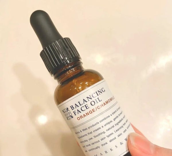 フェイスオイルの使い方&順番を徹底紹介!美容オイル・スキンケアオイルとの違いやおすすめオイルも