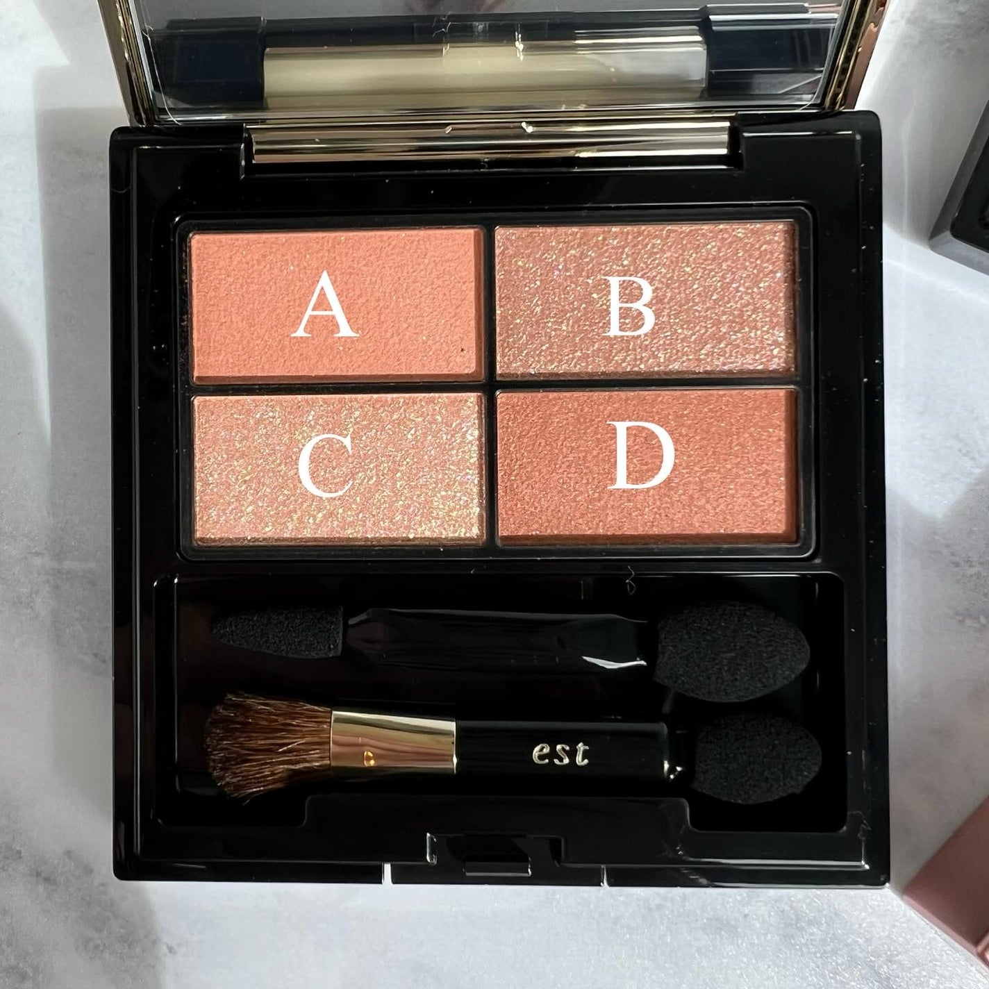 ピュア クラリティ シアー アイシャドウ/est/アイシャドウパレットを使ったクチコミ(6枚目)