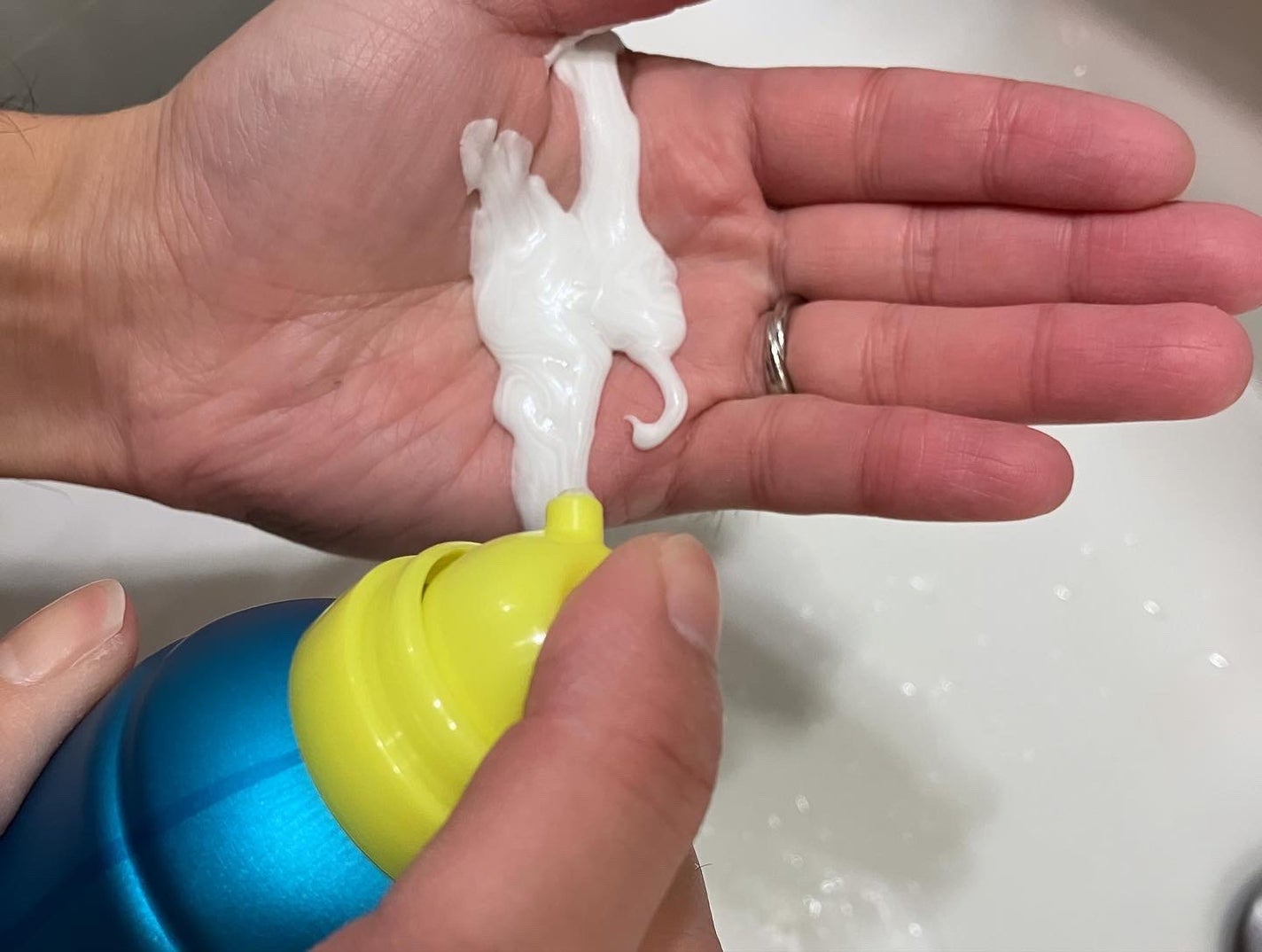 easy ハイブリッド ジェルフォーム シトラスウッドの香り/MARO/ムダ毛ケアを使ったクチコミ(2枚目)