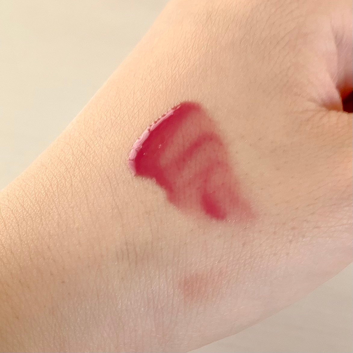 グラスティングカラーグロス/rom&nd/リップグロスを使ったクチコミ(3枚目)