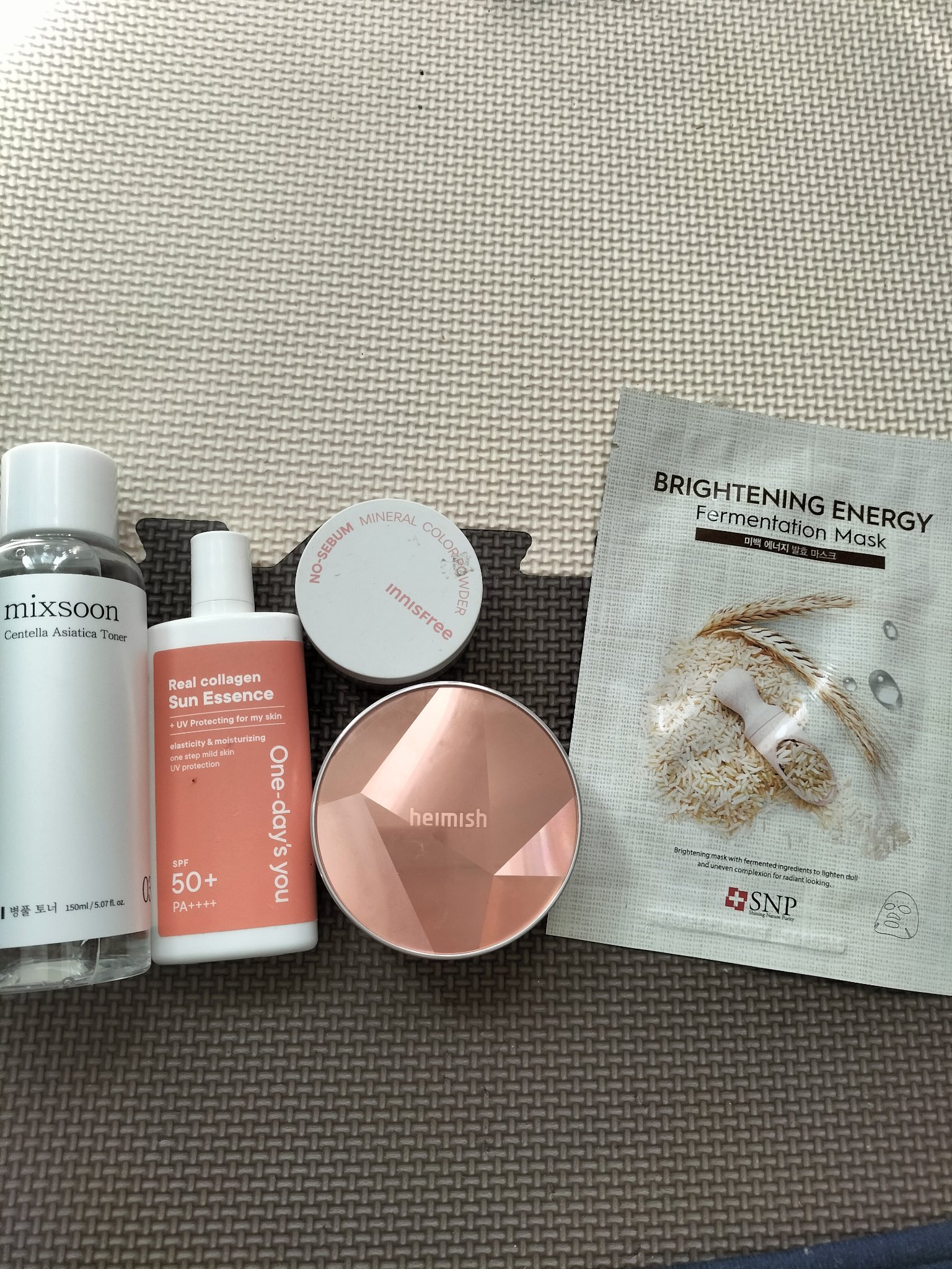 ノーセバム　ミネラルカラーパウダー　 ピーチ/innisfree/ルースパウダーを使ったクチコミ（1枚目）