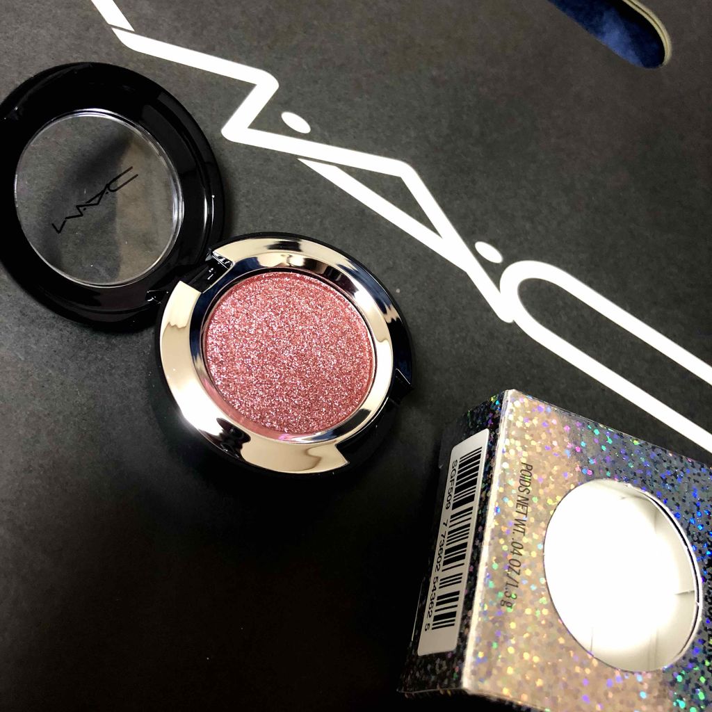 シャイニー プリティ シャドウ グリッツ プリーズ/M・A・C/単色アイシャドウを使ったクチコミ（2枚目）