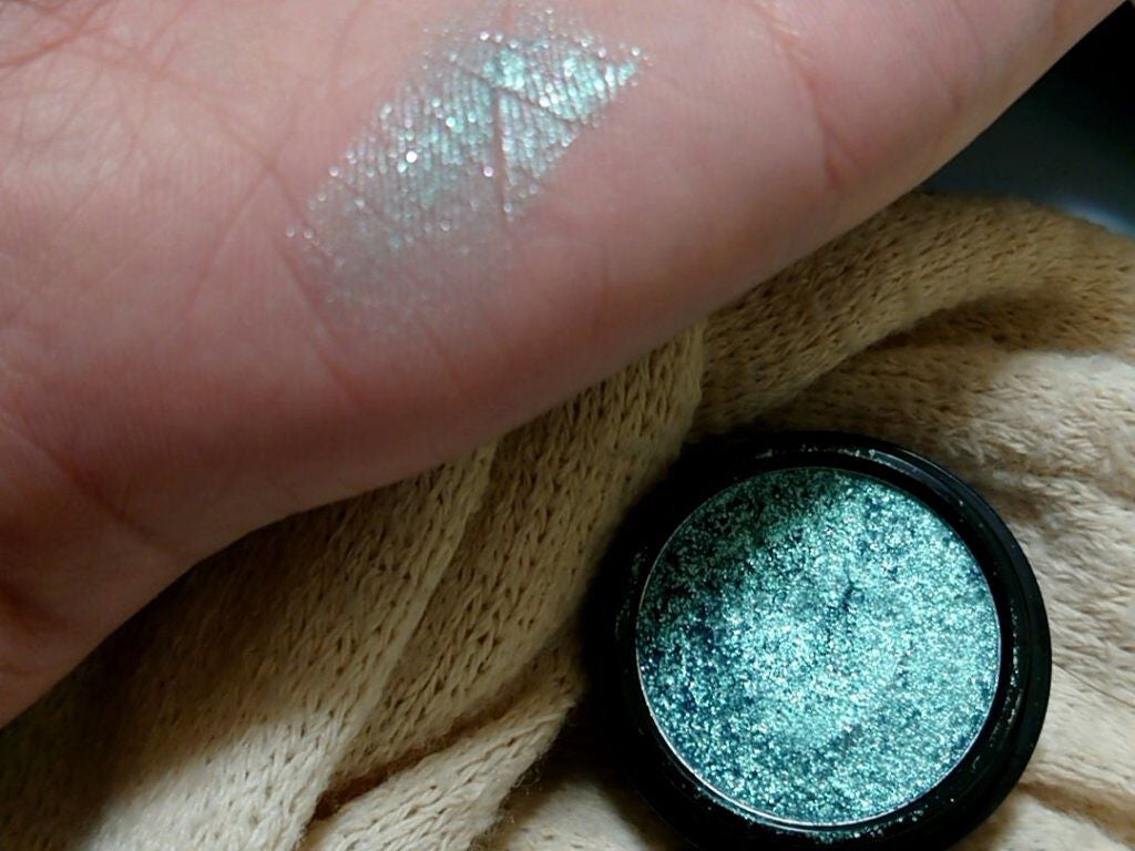 マルチ グリッター/ANNA SUI/単色アイシャドウを使ったクチコミ(1枚目)