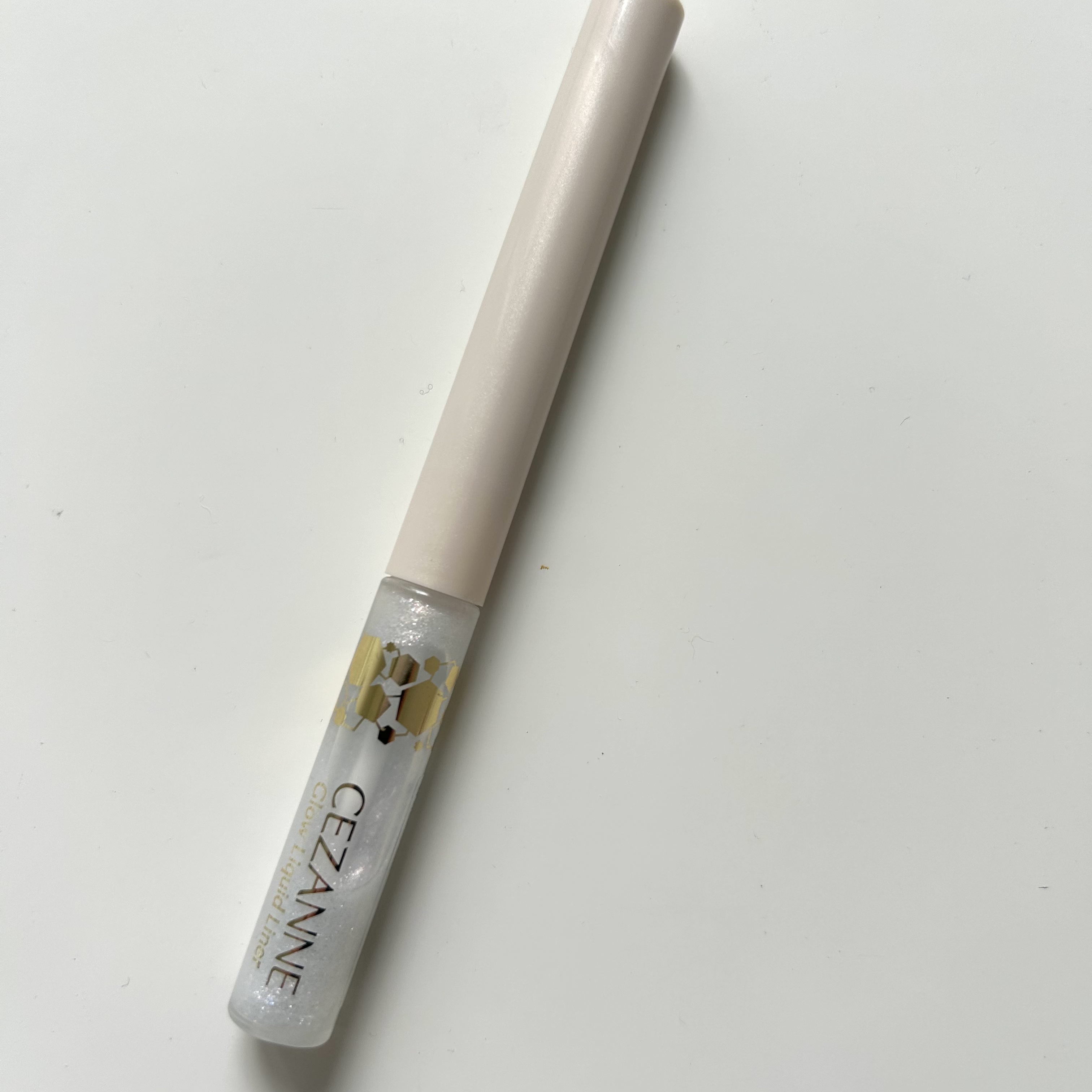 CEZANNE グロウリキッドライナーのクチコミ「派手すぎないラメ！

ラメが大きすぎないので派手すぎない、キラキラな目に慣れます💓
逆に大きめ.....」（1枚目）