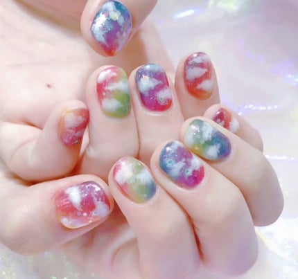 なかやまちえこ on LIPS 「rainbow☁️⠀⠀@kurebayashiii#nail#..」(4枚目)