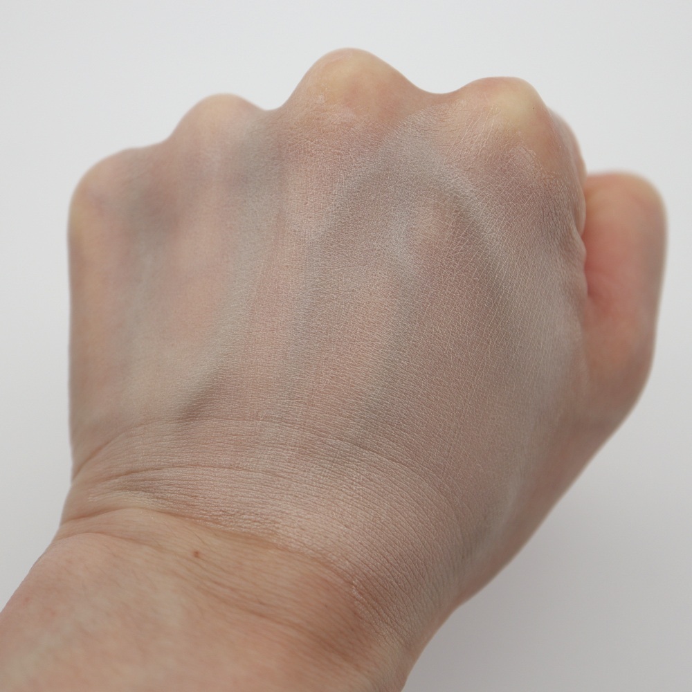 ライブリースキン　ウェア ソフトオークルAA/KANEBO/クリーム・エマルジョンファンデーションを使ったクチコミ（3枚目）