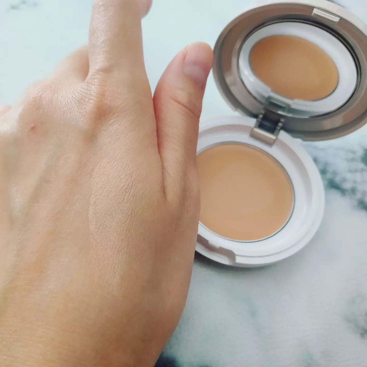 リズムシームレスウェア/TWANY/化粧下地を使ったクチコミ(4枚目)