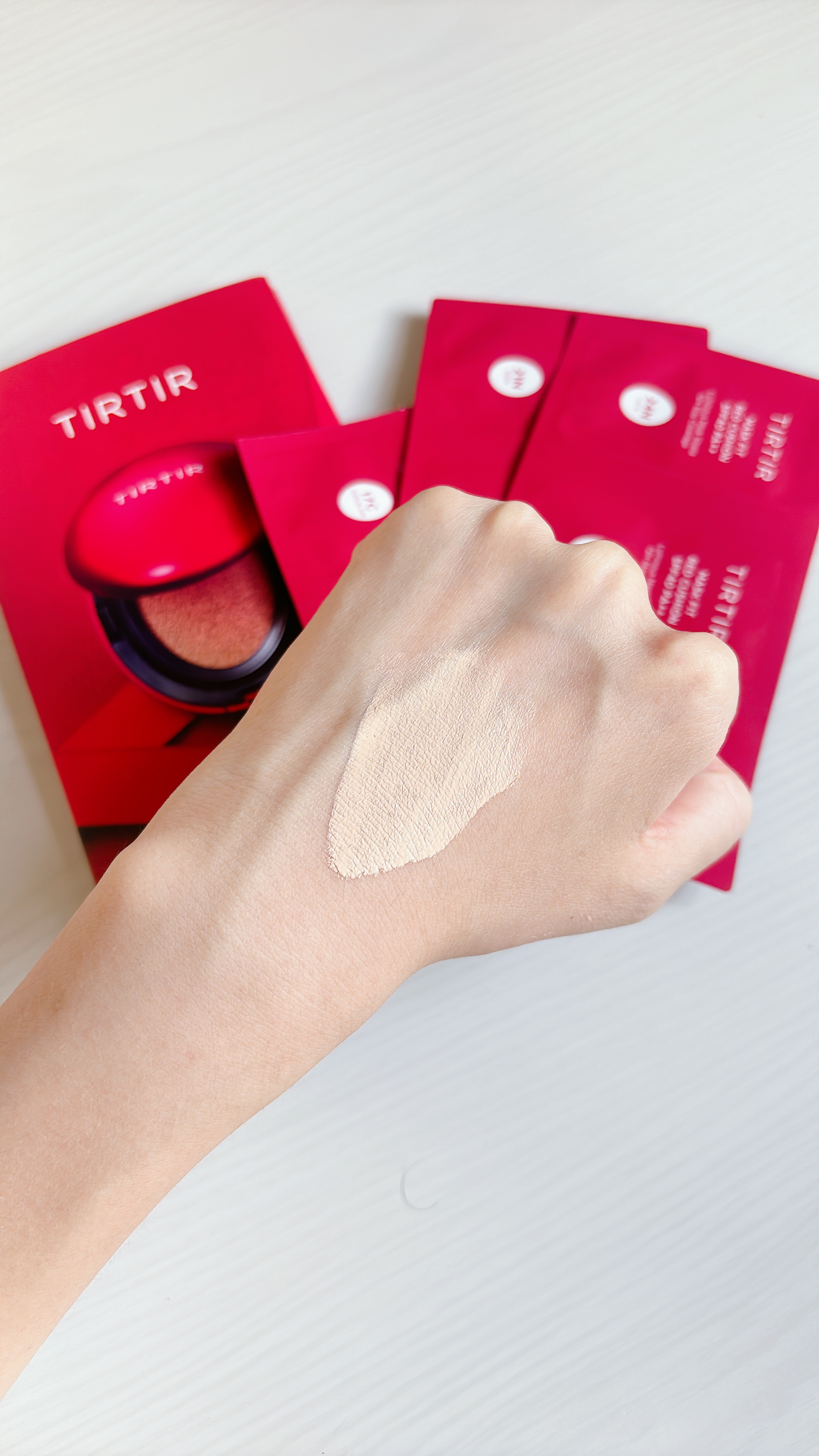マスク フィット レッド クッション 15C フェア ポーセリン/TIRTIR(ティルティル)/クッションファンデーションを使ったクチコミ（2枚目）