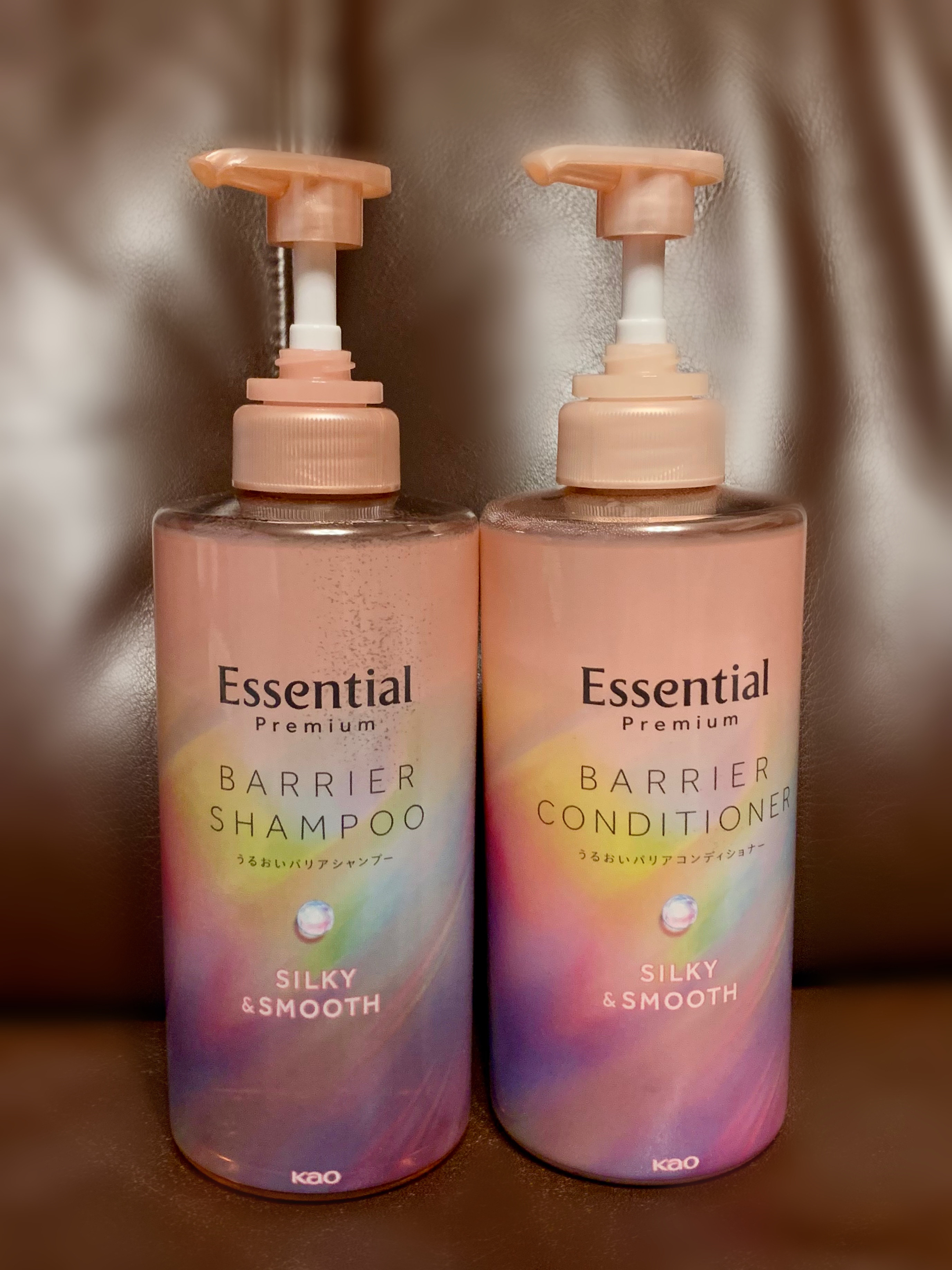 #PR #エッセンシャル #LIPSプレゼント

- エッセンシャル プレミアム バリアシャンプー・コンディショナー シルキー＆スムース -

めちゃくちゃ泡立ちが良い！
洗い上がりのまとまり感と乾かした後のまとまりも良い感じ🙆🏻‍♀️