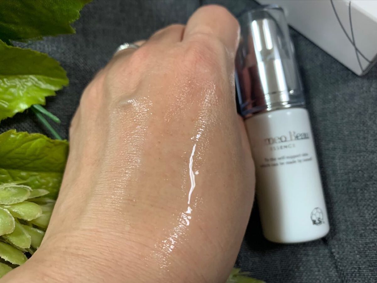 フレンチブライド on LIPS 「「ホメオバウエッセンス30mL」清潔感溢れる白いパッケージ、爽..」(2枚目)