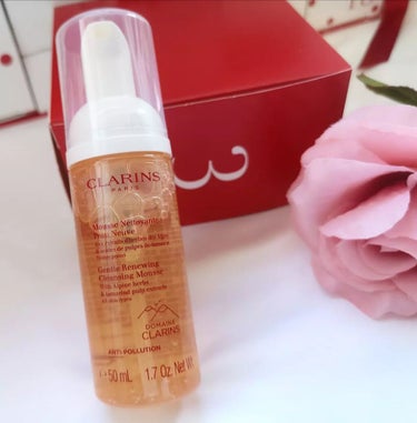 CLARINS トータル フォーミング クレンザー のクチコミ「【★★★★コスパが悪い】

色　：真っ白い泡
香り：クラランスらしいフローラルな香り
テクスチ.....」（1枚目）