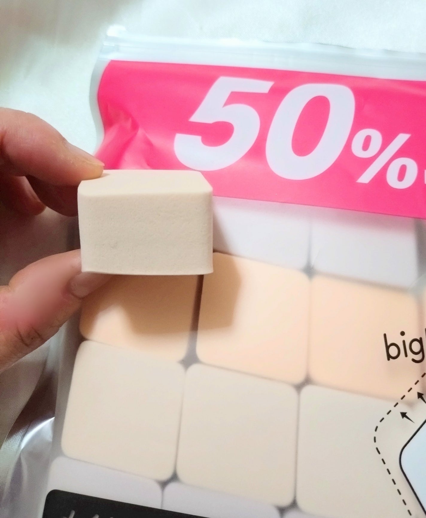 メイクアップスポンジ(15個、ダイヤモンド形)/DAISO/パフ・スポンジを使ったクチコミ(2枚目)