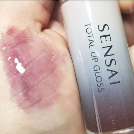 トータルリップグロス/SENSAI/リップグロスを使ったクチコミ(3枚目)