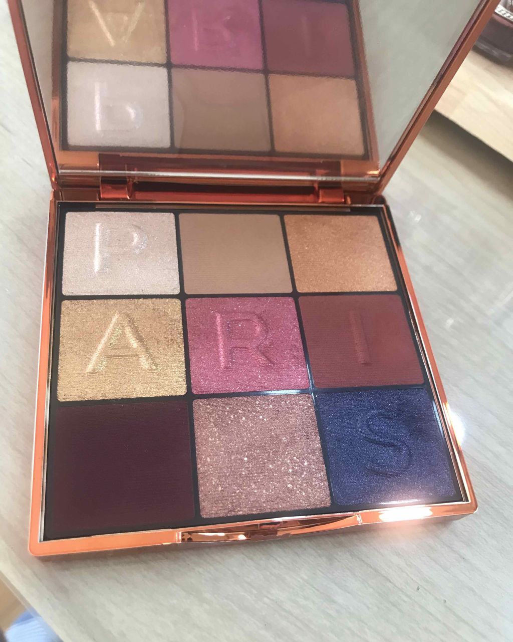 ロレアル パリ パリエレクトリックナイト アイシャドウ パレットのクチコミ「パッケージがめっちゃ可愛いパレット♡♡

発色がいいけど伸びも良いので使いやすいです。
まっと.....」（2枚目）