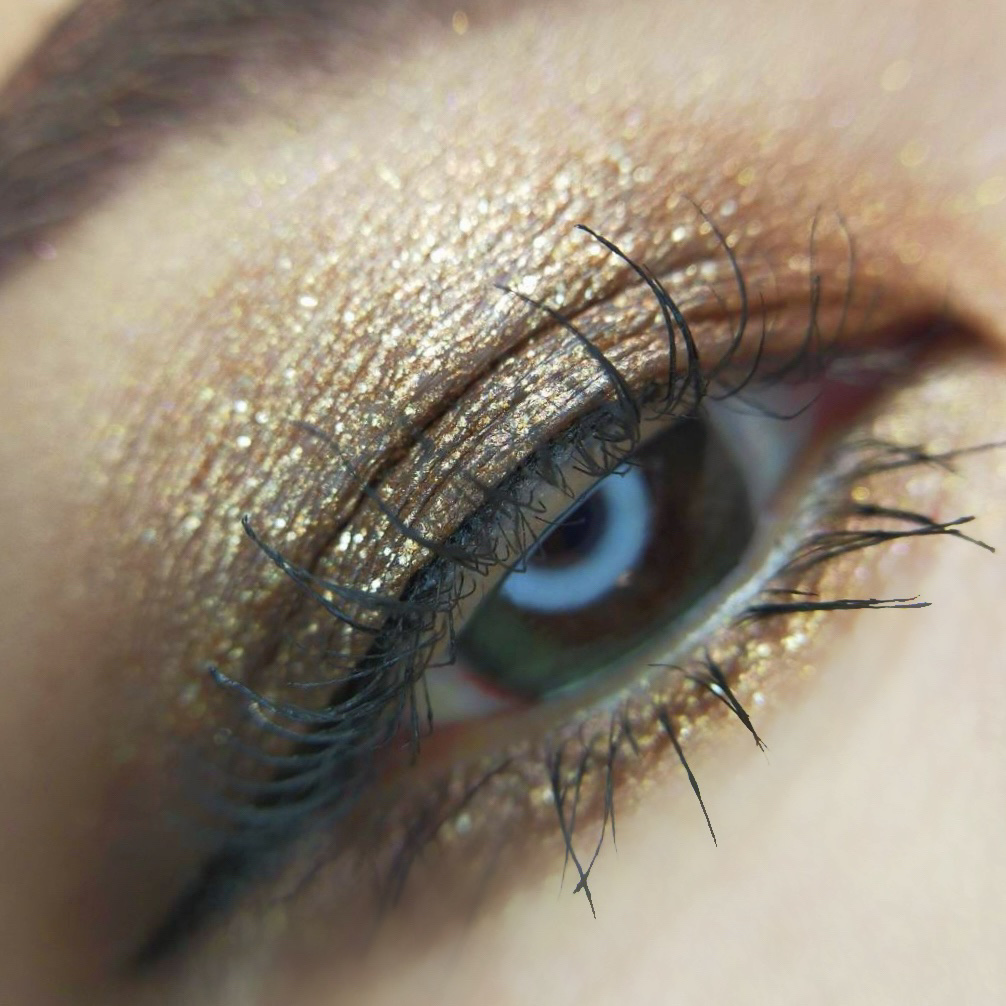 ダズルシャドウ リキッド/M・A・C/リキッドアイシャドウを使ったクチコミ（3枚目）