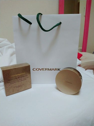 COVERMARK シルキー ルースパウダーのクチコミ「前から美容部員さんに薦めていただいてたので、色々買い足しする為にCOVERMARKへ。お仕上げ.....」（1枚目）