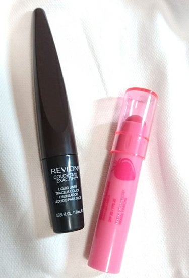 < REVLON カラーステイ イグザクティファイ リキッドライナー >
< REVLON キスバーム >
(福袋￥2,000)


レブロンの福袋に入ってたアイライナー&色つきリップ。

普段は筆タイ