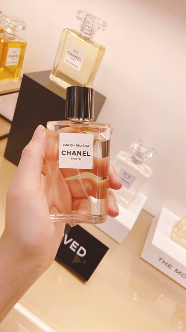 CHANEL レ ゾー ドゥ シャネル パリ リヴィエラ オードゥ トワレット (ヴァポリザター)のクチコミ「CHANELさんで
新作の香水買ってきた♡

全部いい匂いで迷ったんだけど

リヴィエラを選ん.....」（2枚目）