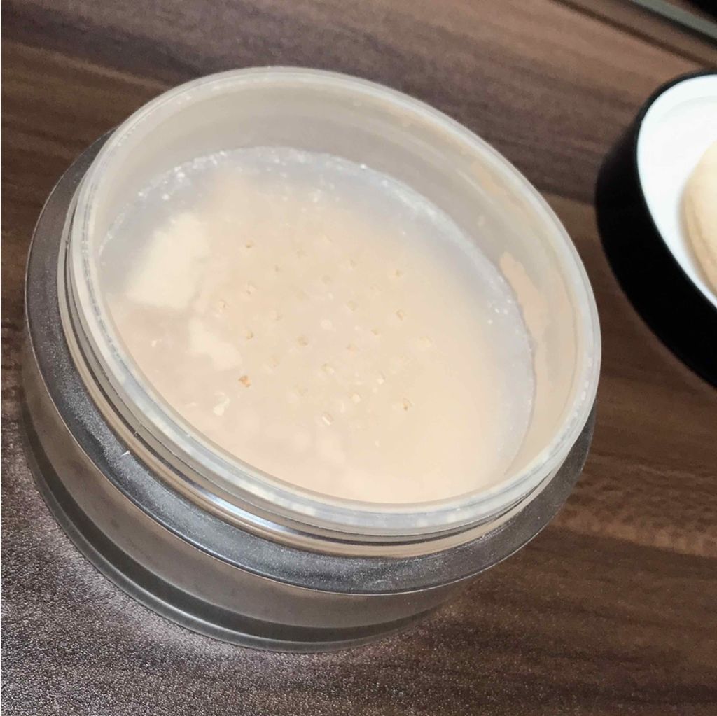 プードゥル ユニヴェルセル リーブル/CHANEL/ルースパウダーを使ったクチコミ（2枚目）