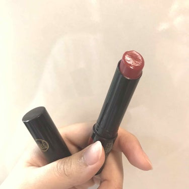 【ロートリップカラーCOB】
♡LIP THE COLOR(フォギーローズ)

パッケージはシンプルで高級感があるなと思います!
塗る部分は斜めカットになっているので、輪郭が取りやすいなと思いました。
