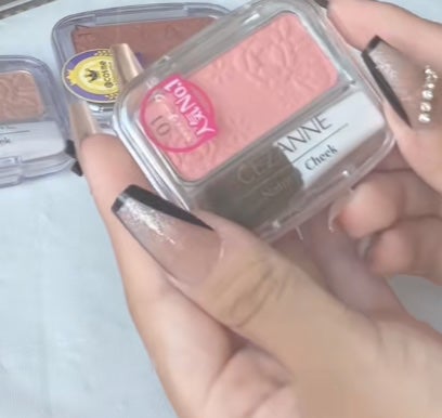 り の あ on LIPS 「【使った商品】CEZANNEチーク01【使用感】サラサラする【..」(1枚目)