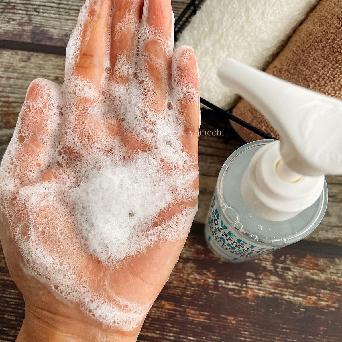 エッセンシャル クレンザー/ロベクチン/洗顔フォームを使ったクチコミ（3枚目）