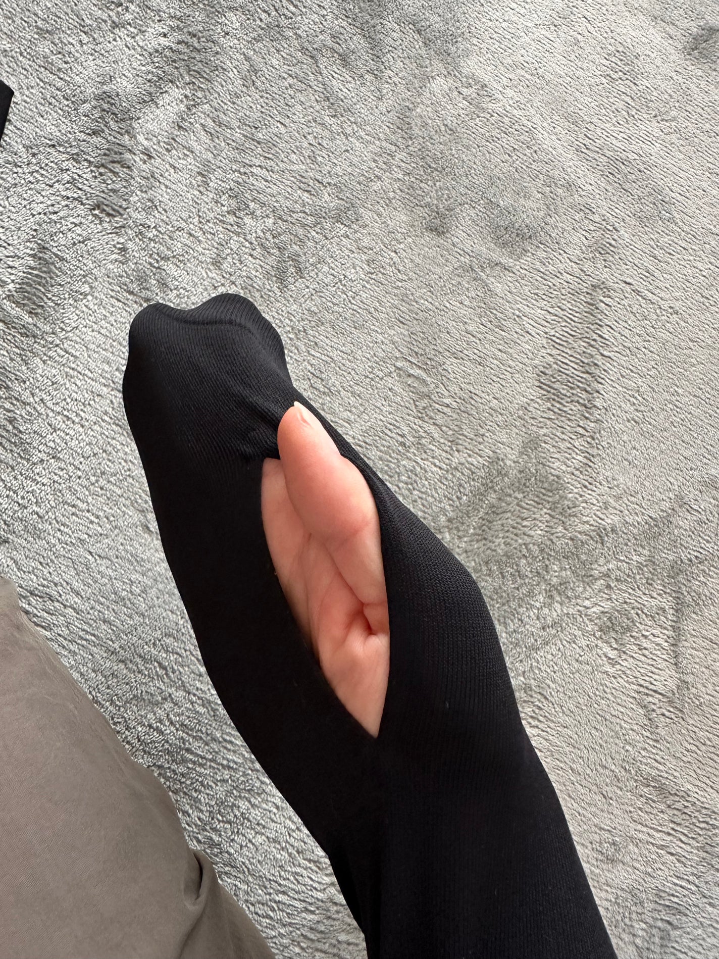 エアリズムUVカットシームレスアームカバー/ユニクロ/ボディグッズを使ったクチコミ(3枚目)