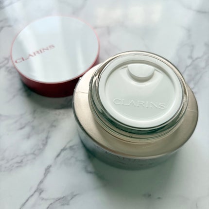試してみた】トータルV ラップ CLARINSの効果・肌質別の口コミ 試してみた】トータルV ラップ CLARINSの効果・肌質別の口コミ