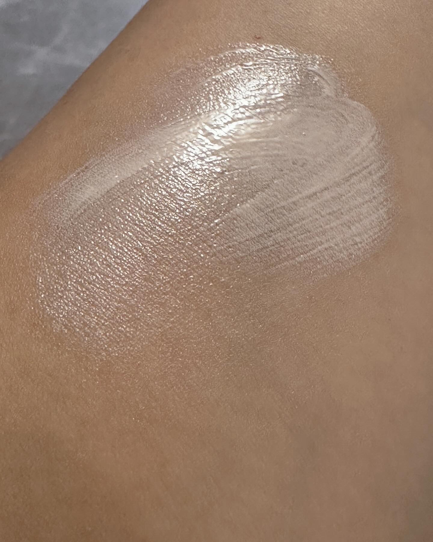 セラムフィット ヴェール デイ UV エッセンス/ByUR/日焼け止めローションを使ったクチコミ（3枚目）