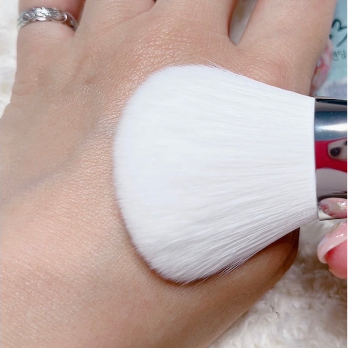 mari on LIPS 「⭐︎⭐︎fillimilliCHINCONTOURBRUSHエ..」(4枚目)