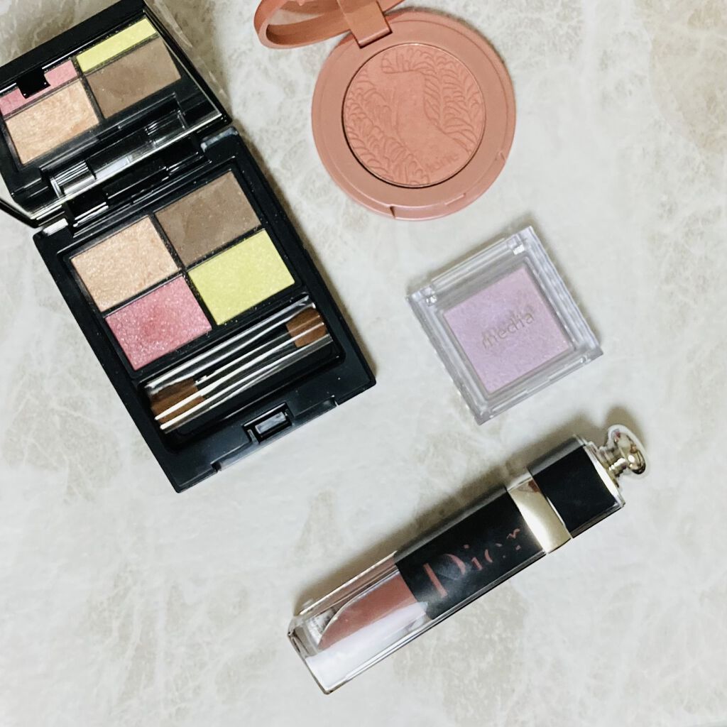 ブライトアップアイシャドウ/media/単色アイシャドウを使ったクチコミ（1枚目）